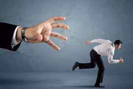 討債受傷對方要負責(zé)任嗎？法律角度為您解答